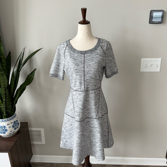 Athleta Marble Fit-and-Flare MIDI Ahort SleeveDress - Picture 2 of 9